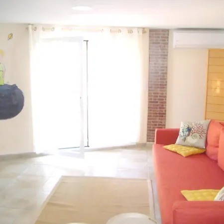 Apartment Studio Calle Via De Ronda *